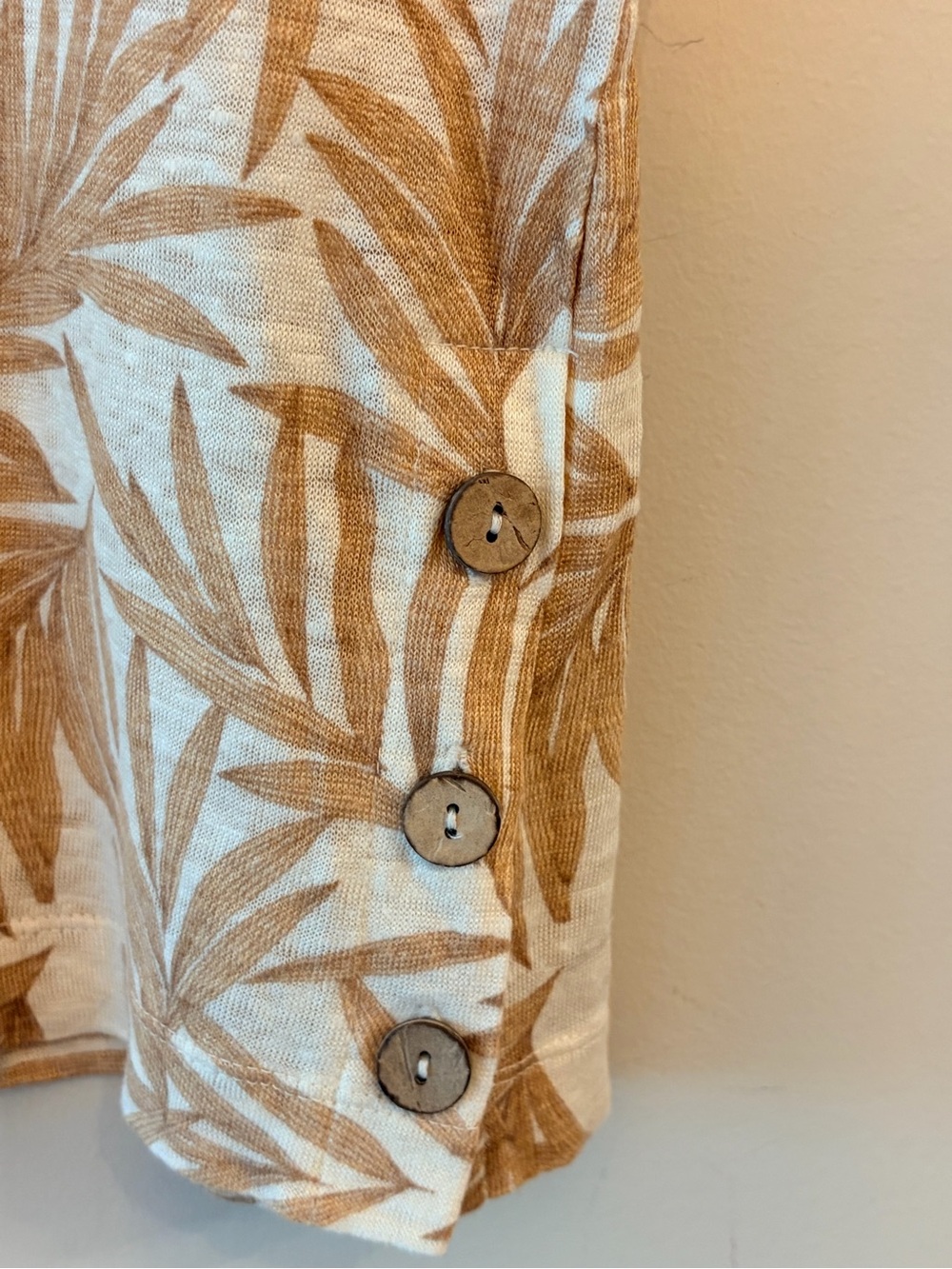 Nicole Miller 100% Linen Floral Button Front Top - Picture 4 of 5
